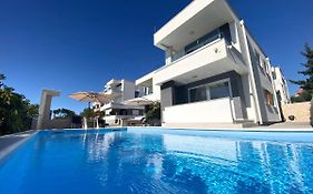 Fantasy Pool Villa
